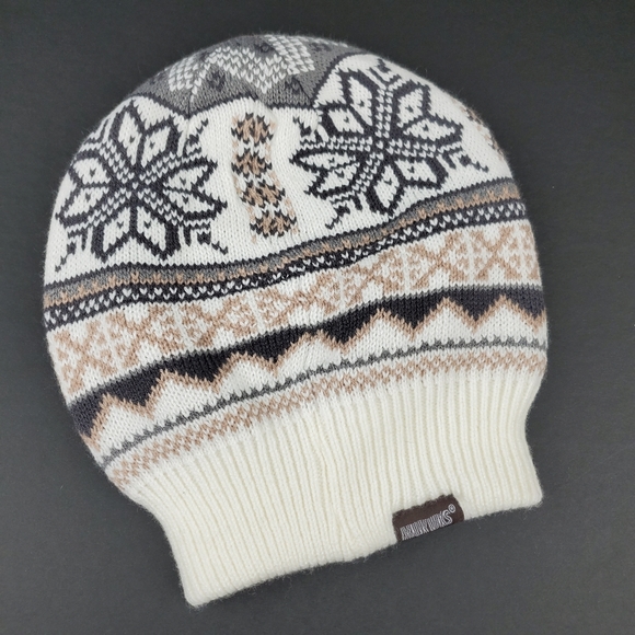 Muk Luks Accessories - NWOT Muk Luks Knit Stocking Hat
